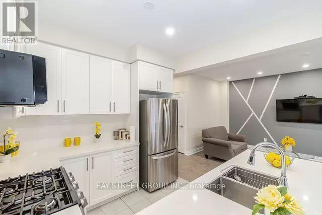 159 HERITAGE STREET - 11