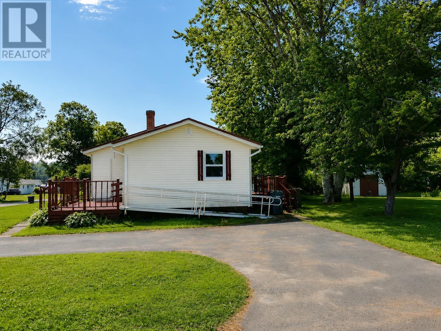 414 John Beer Drive, Montague — photo 2
