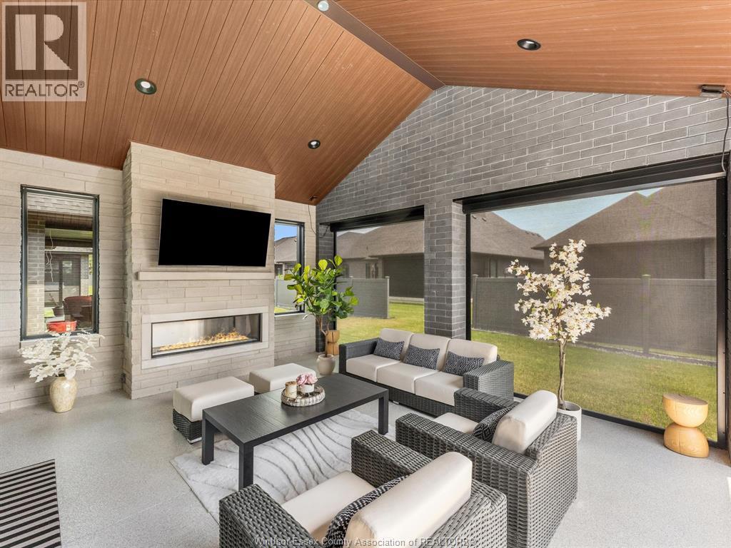 293 XAVIER CIRCLE - 22