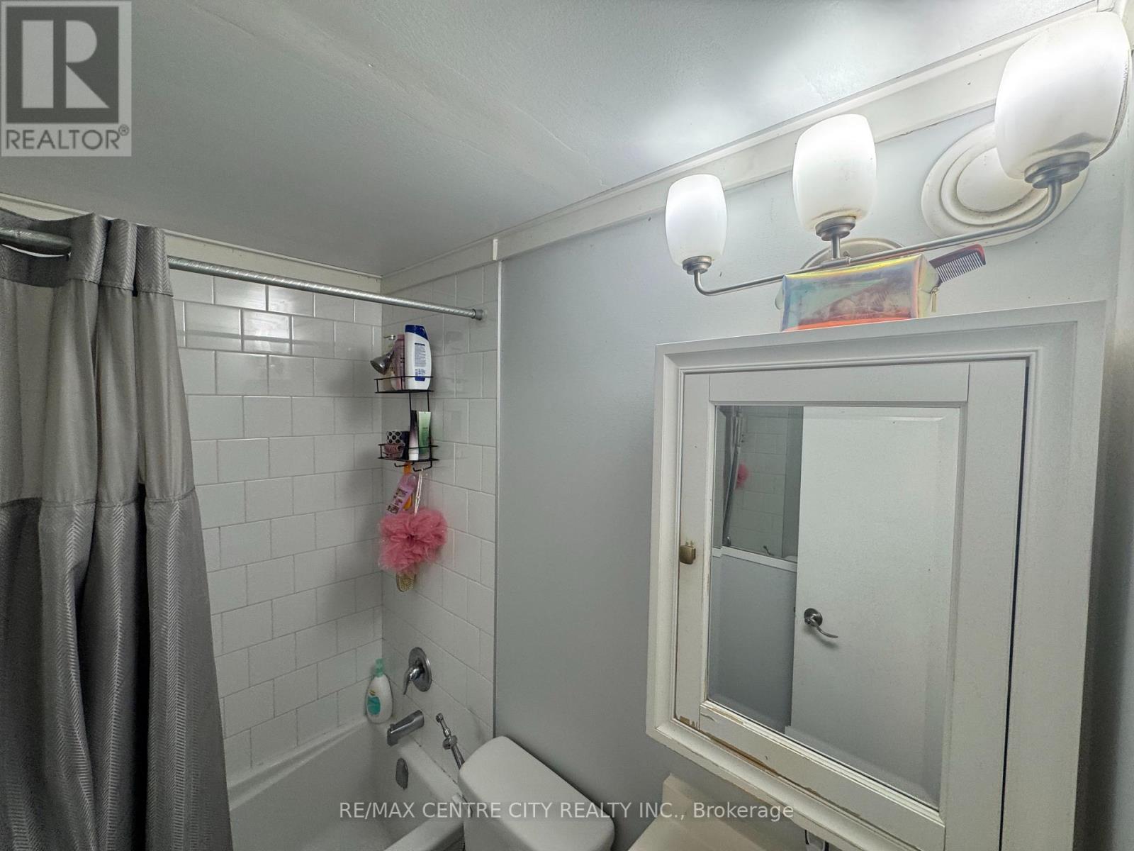 #105 1825 WHITNEY STREET - 27
