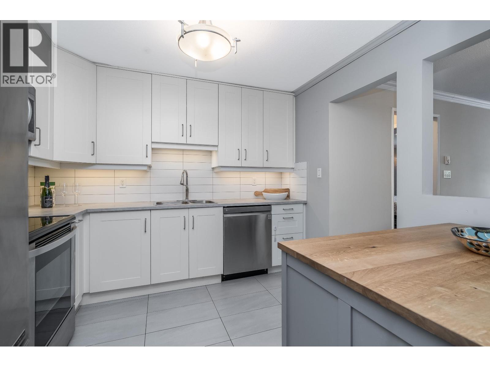 103 3088 FLINT STREET, Port Coquitlam