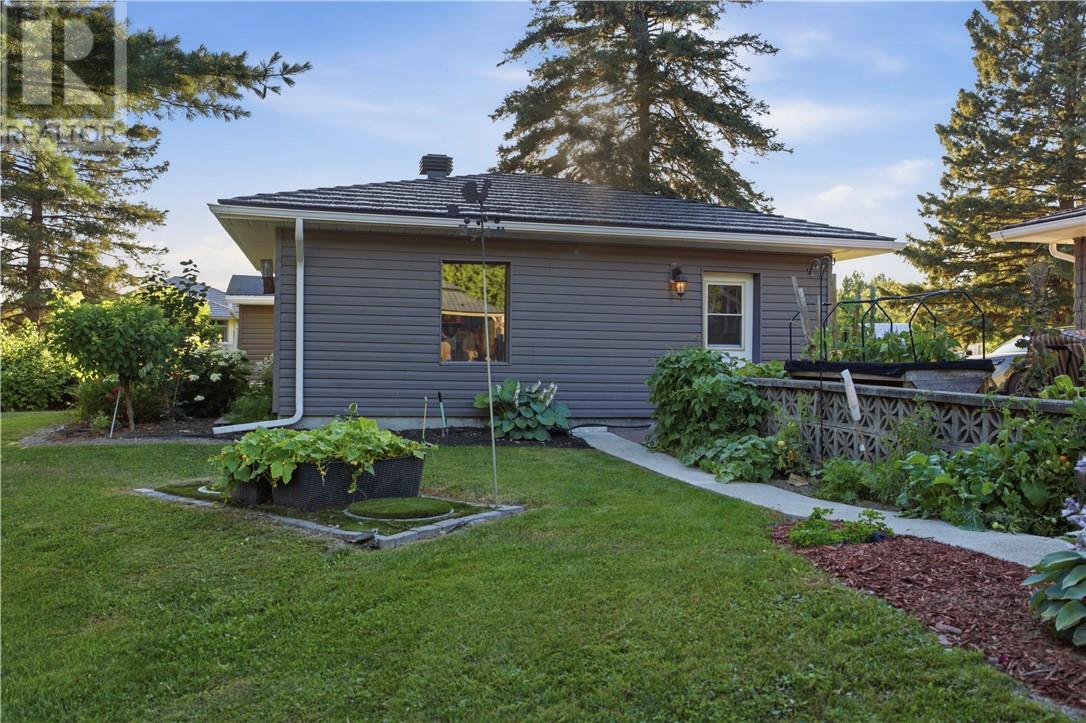133 Labine Street - 48