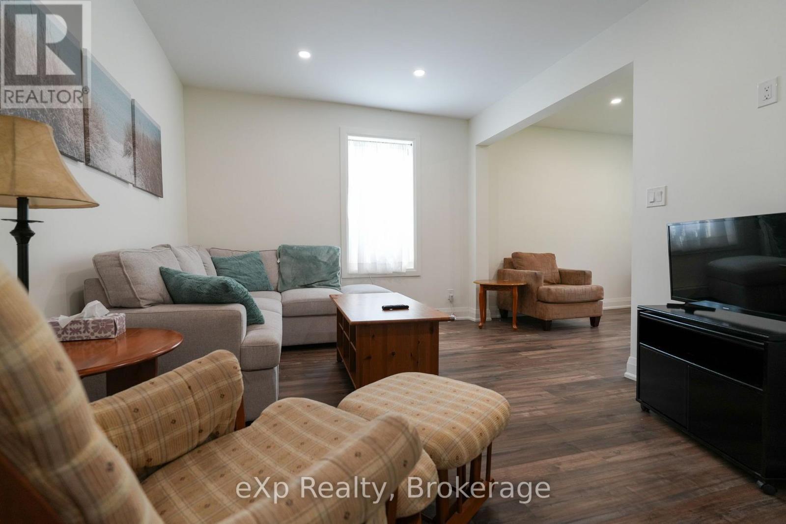 136 BREADALBANE STREET S - 8