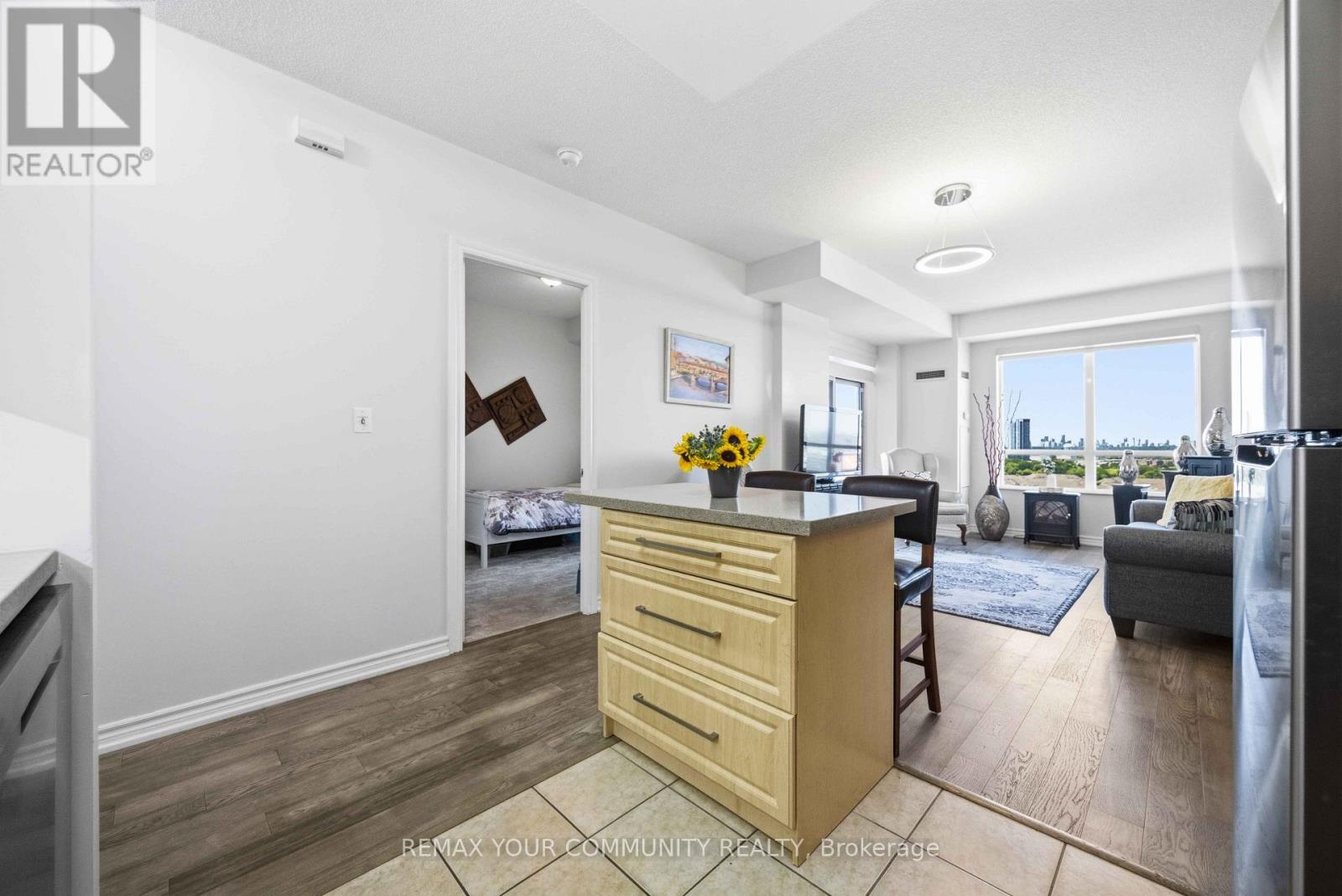 #1807 133 WYNFORD DRIVE - 17
