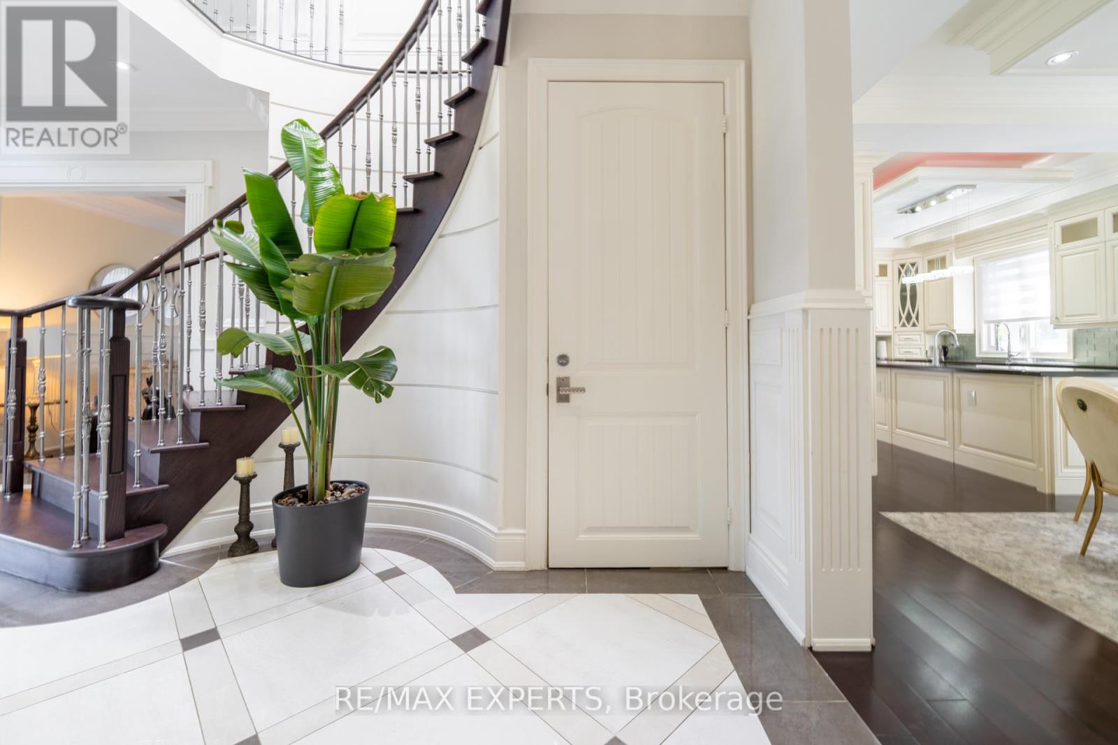 9 CALDERON CRESCENT - 17