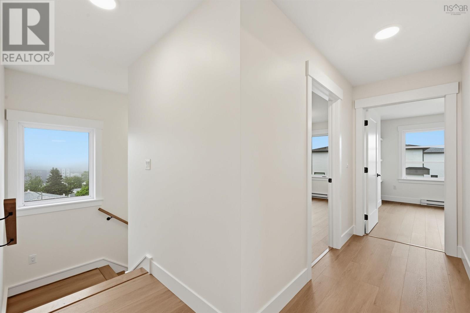 Property 19 of 41 of 65 Grenoble Court