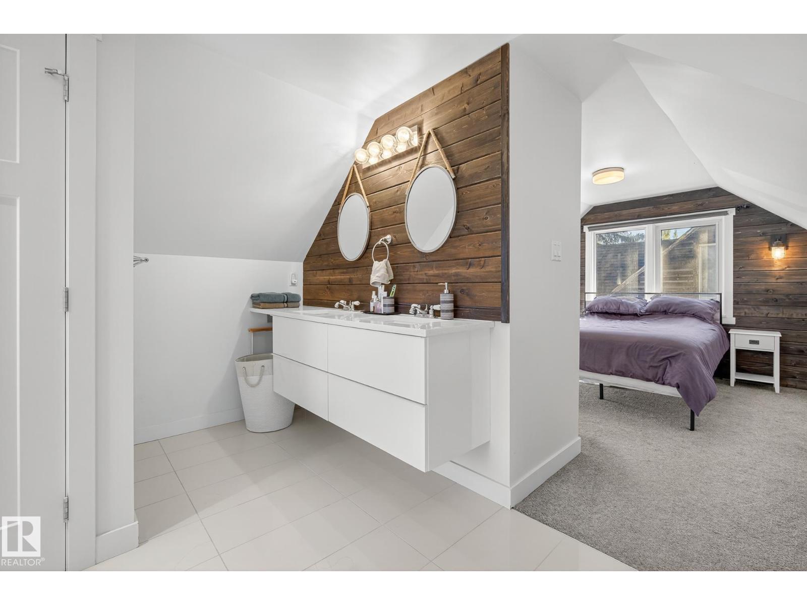 10915 67 AV NW - 19