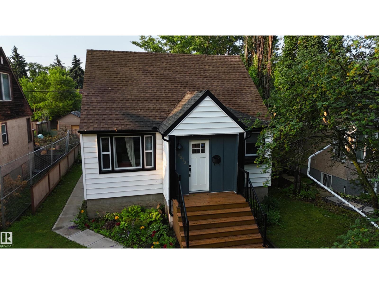 10915 67 AV NW - 2