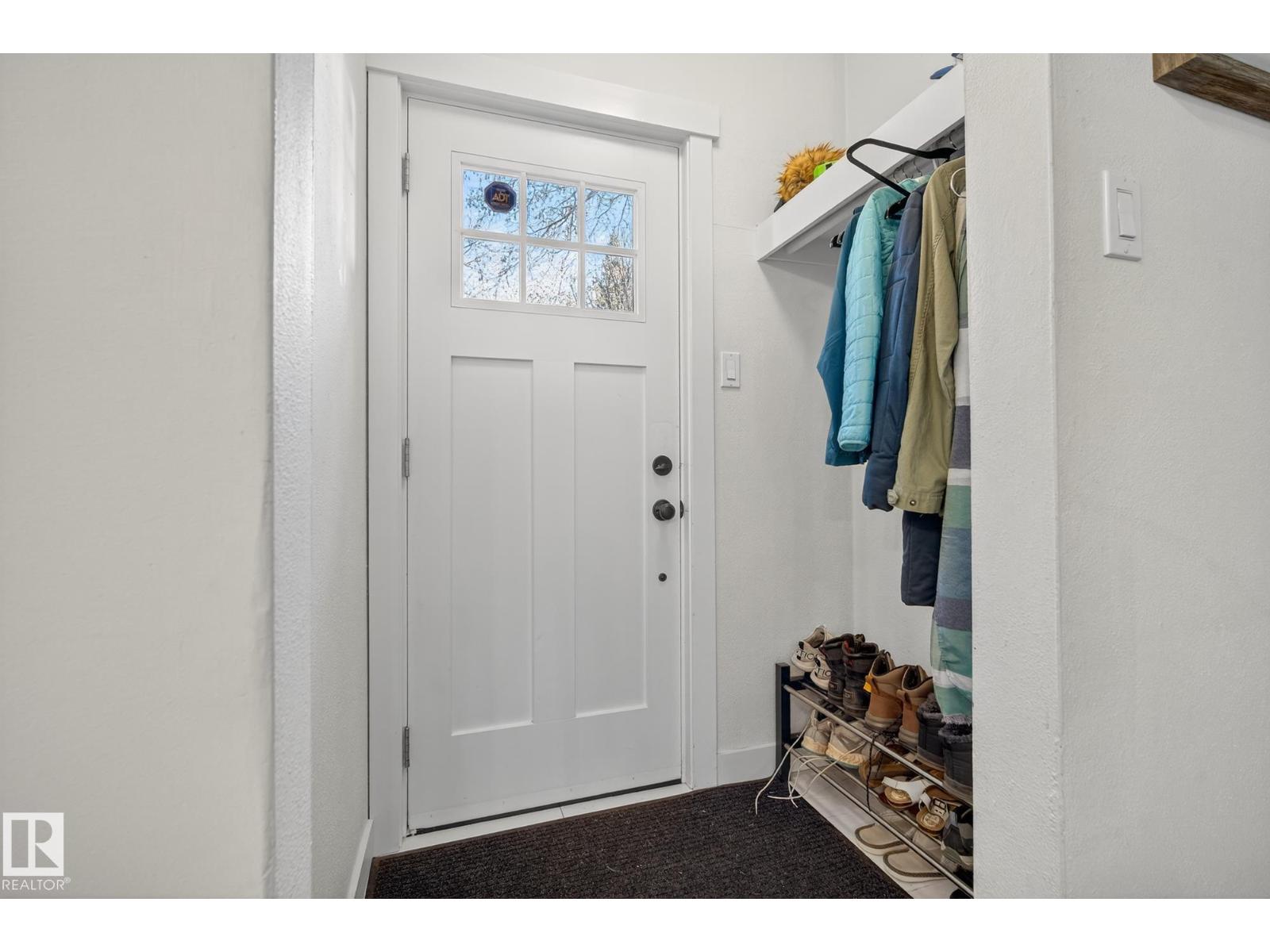 10915 67 AV NW - 3