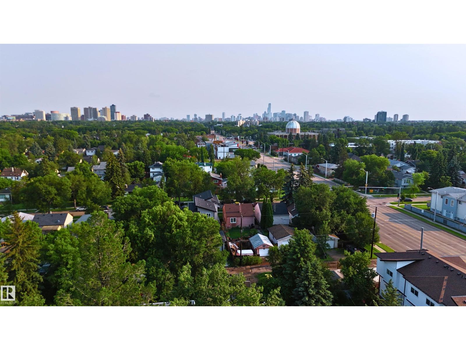 10915 67 AV NW - 45