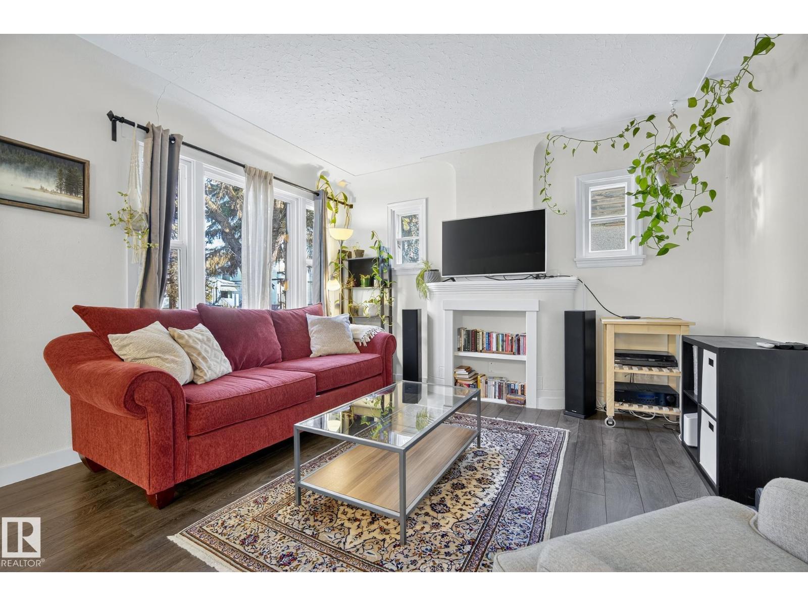 10915 67 AV NW - 5