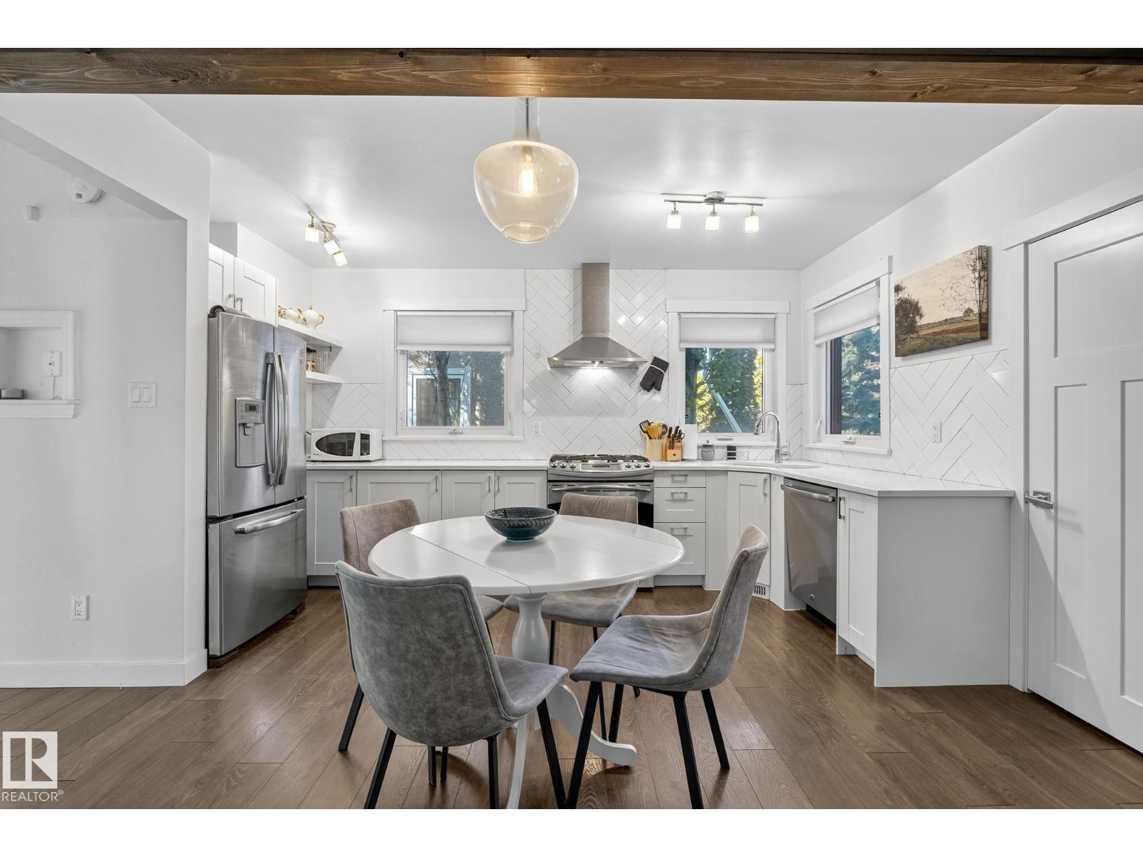 10915 67 AV NW - 8