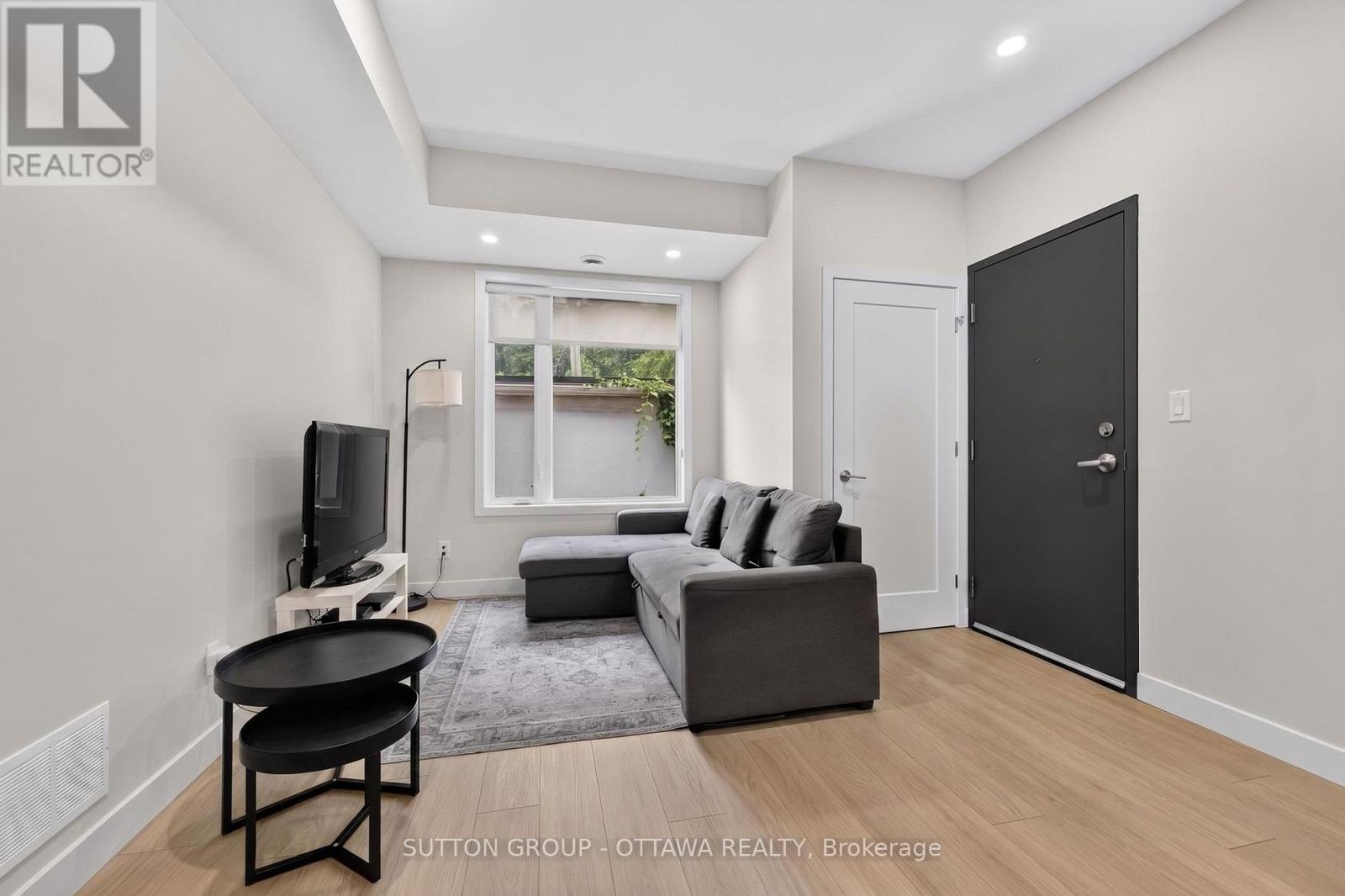 2 Bed, 1 Bath Multi-Family for Rent in Ottawa – 5 – 250 FERLAND STREET, Ottawa – MLS# X13581310 - Image 6