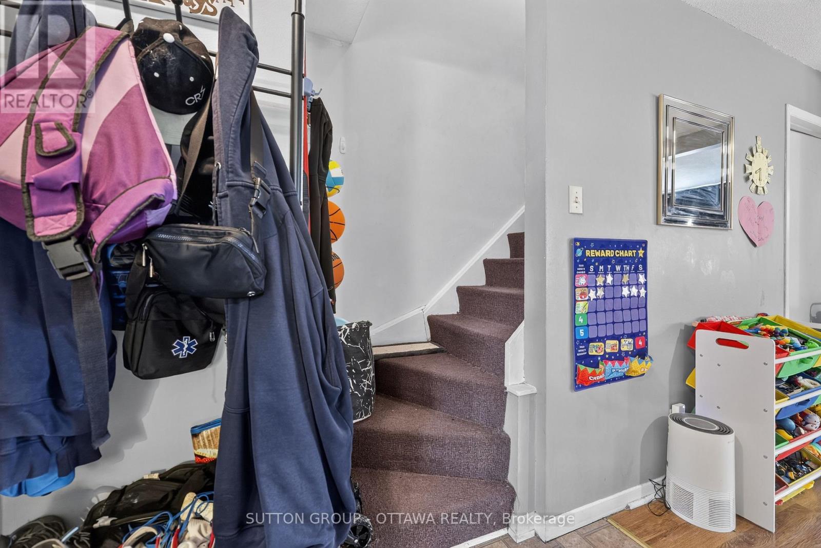 24 CARRAWAY CRESCENT - 17