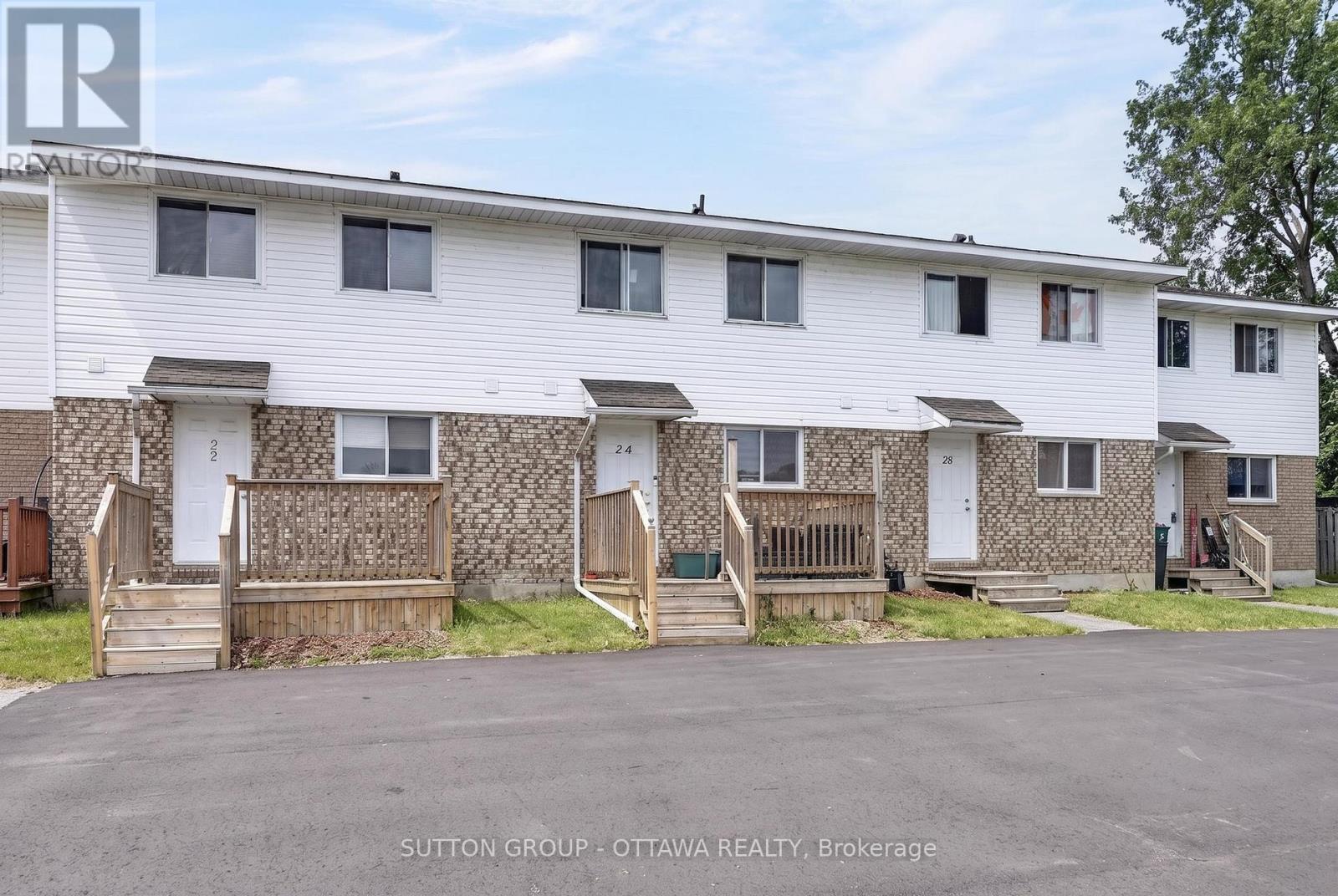 24 CARRAWAY CRESCENT - 2