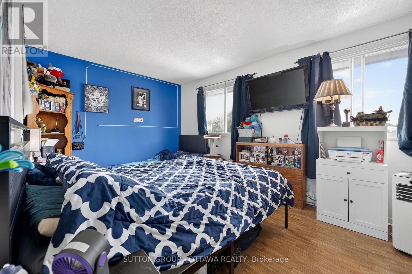 24 CARRAWAY CRESCENT - 21