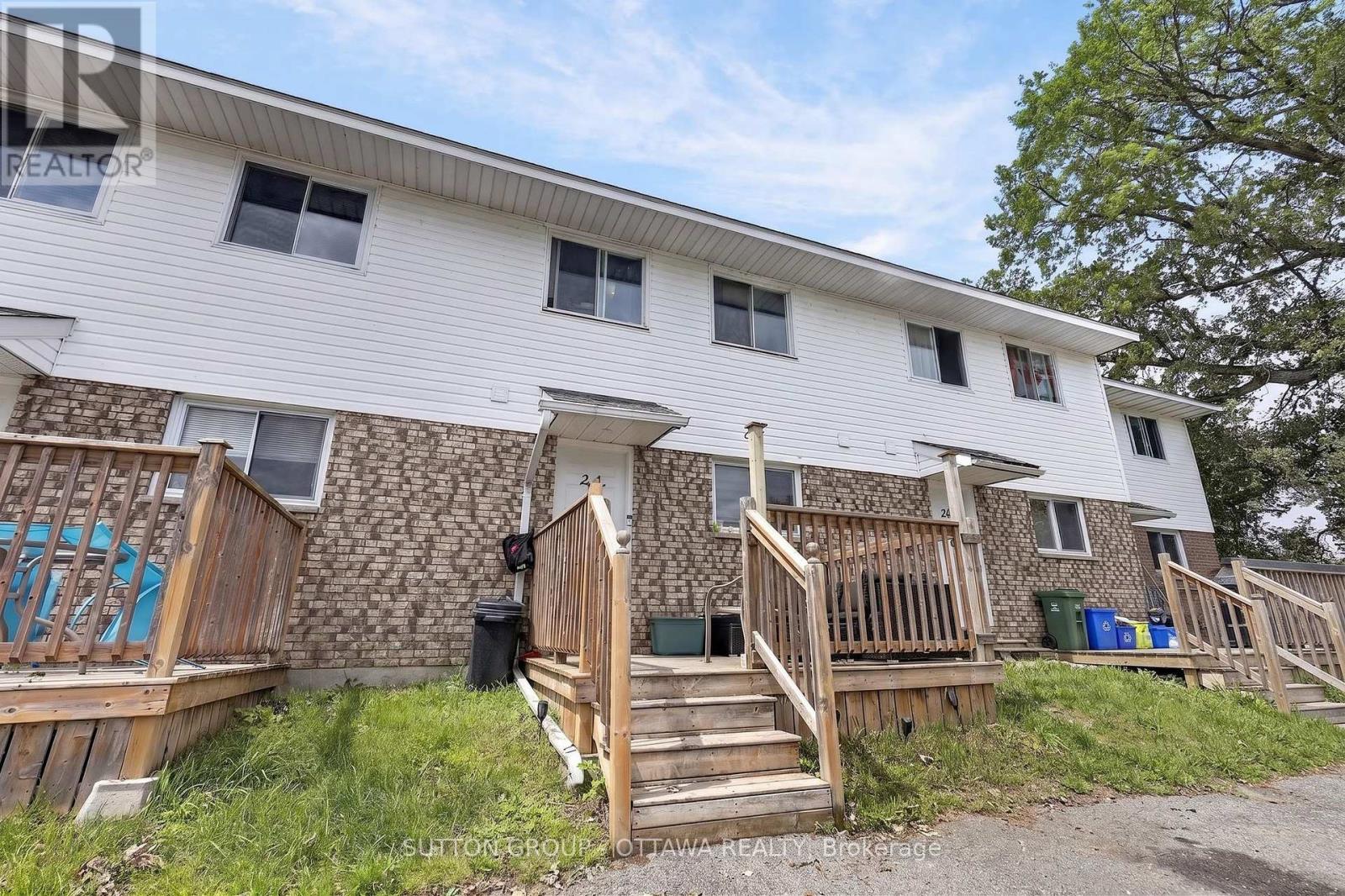 24 CARRAWAY CRESCENT - 3