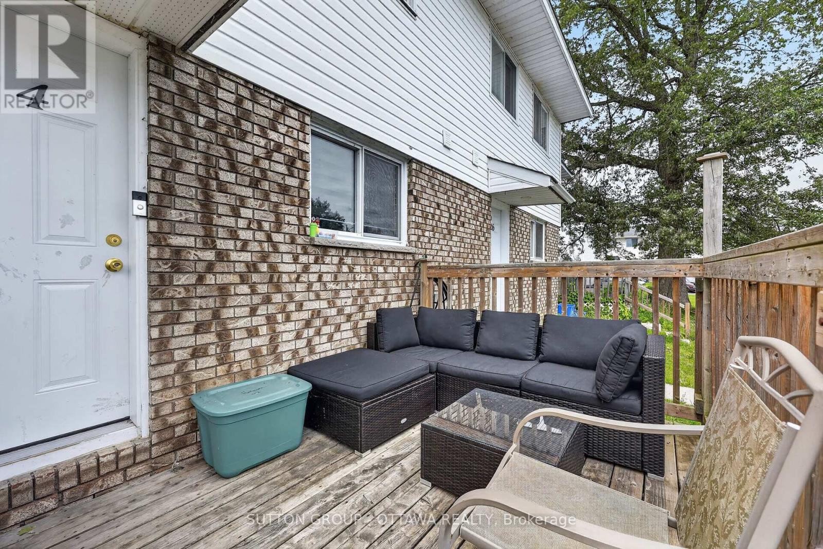 24 CARRAWAY CRESCENT - 4