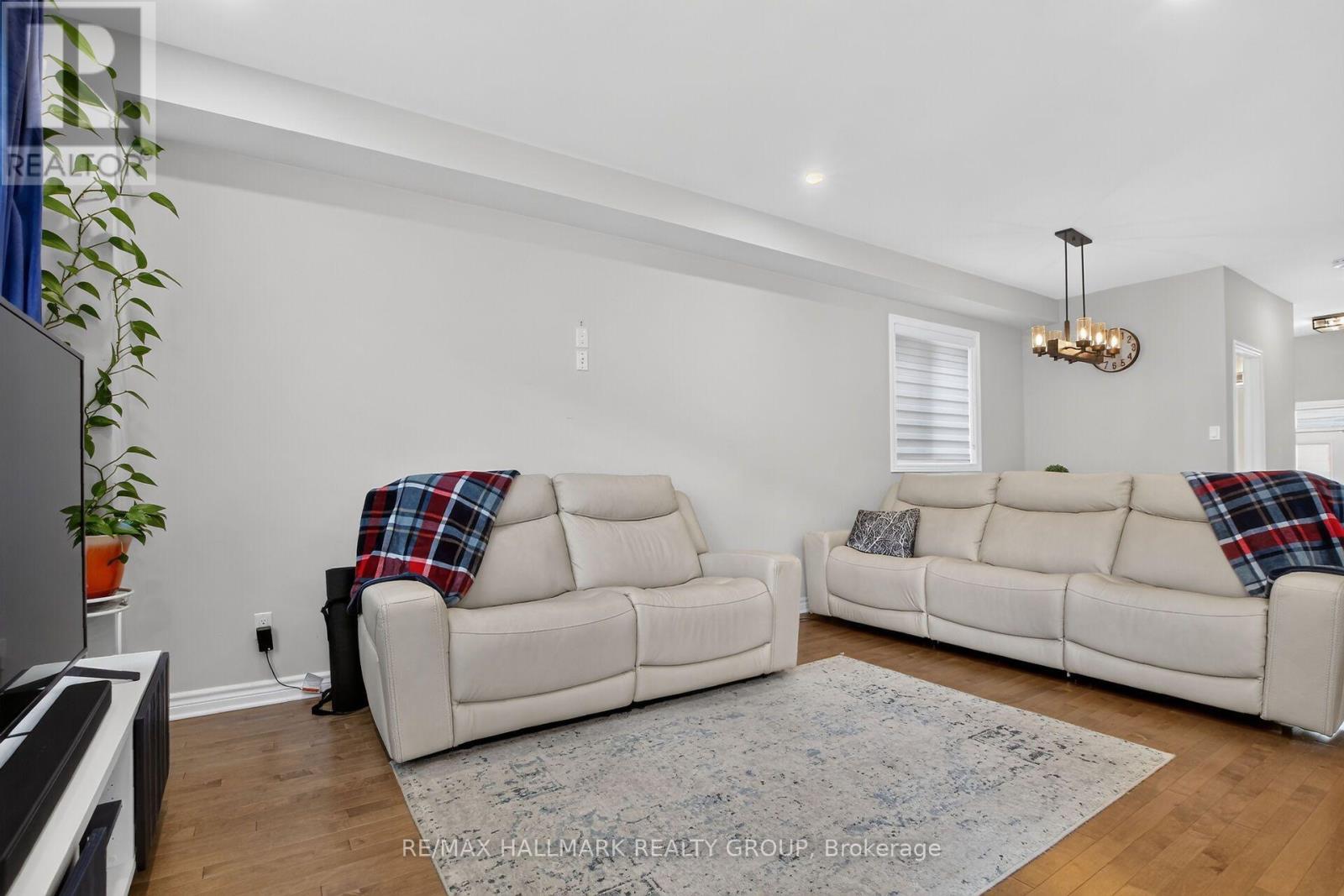 3 Bed, 3 Bath House for Rent in Ottawa – 420 KAYAK STREET, Ottawa – MLS# X13619846 - Image 10