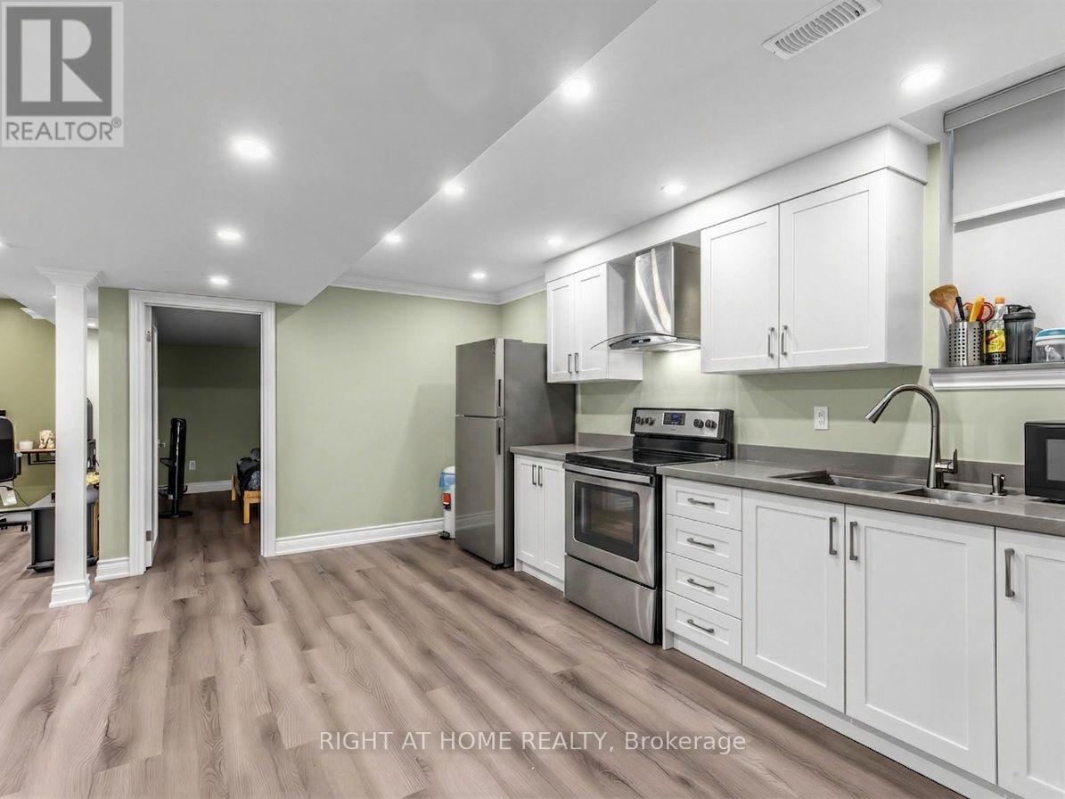 99 RICHLER AVENUE - 31