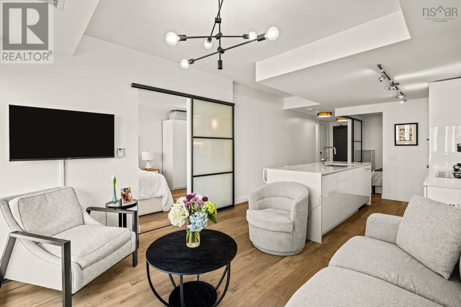 #908 1650 Granville St - 4