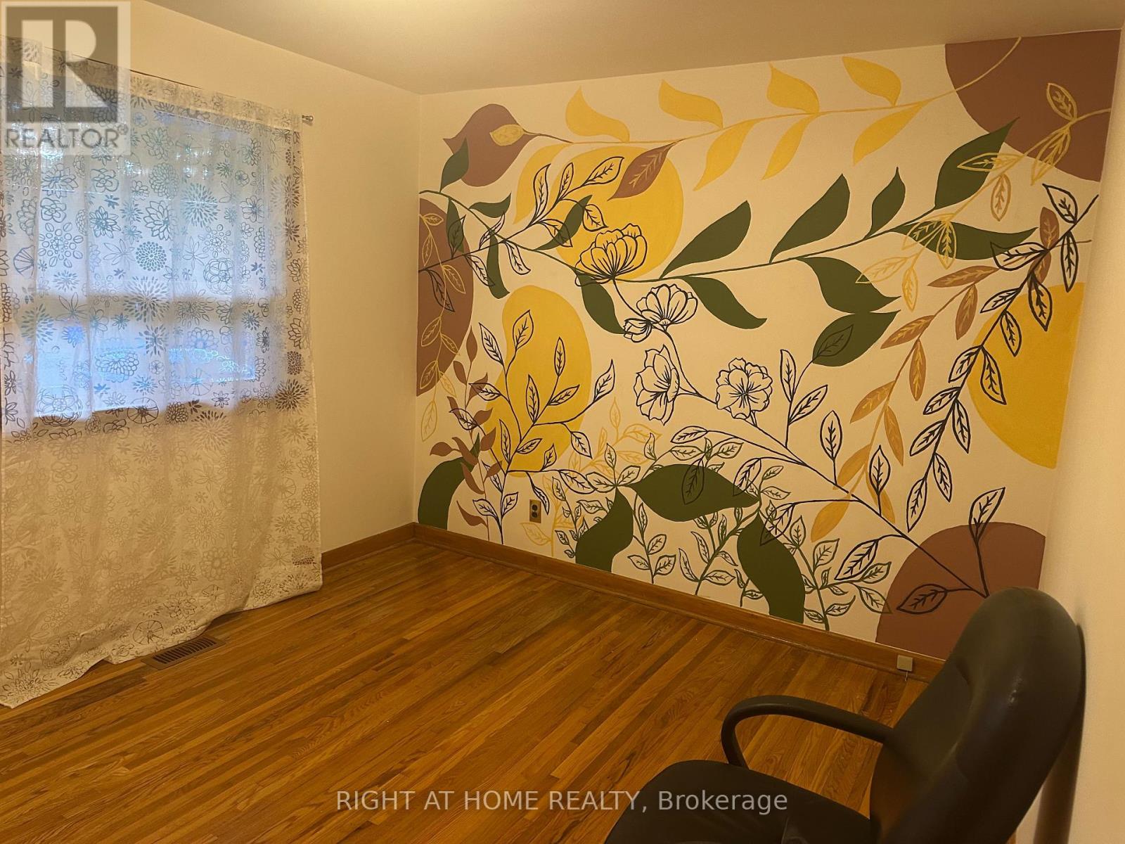 309 QUEEN MARY DRIVE - 13