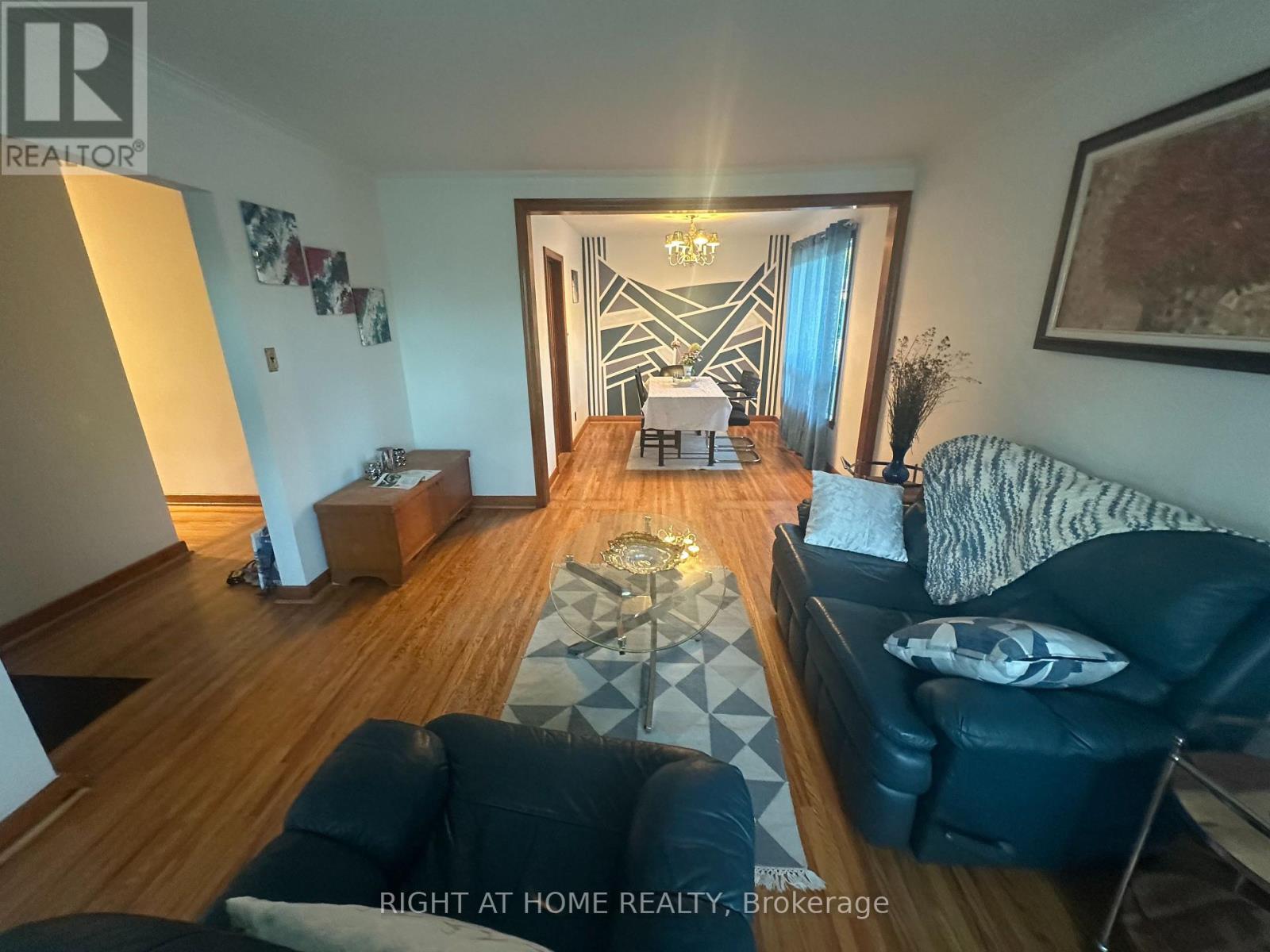 309 QUEEN MARY DRIVE - 8