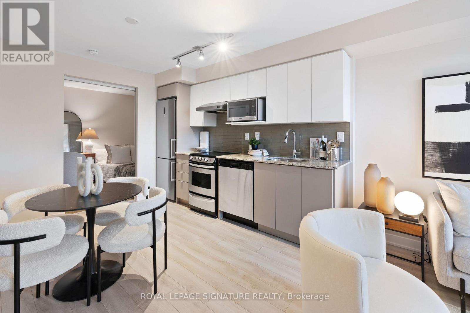 #312 160 FLEMINGTON ROAD - 4