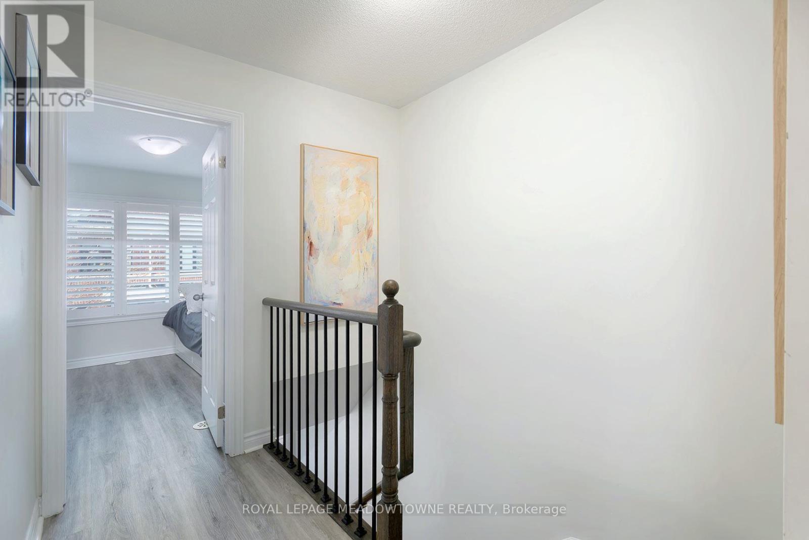 #19 10 CARNATION AVENUE - 15