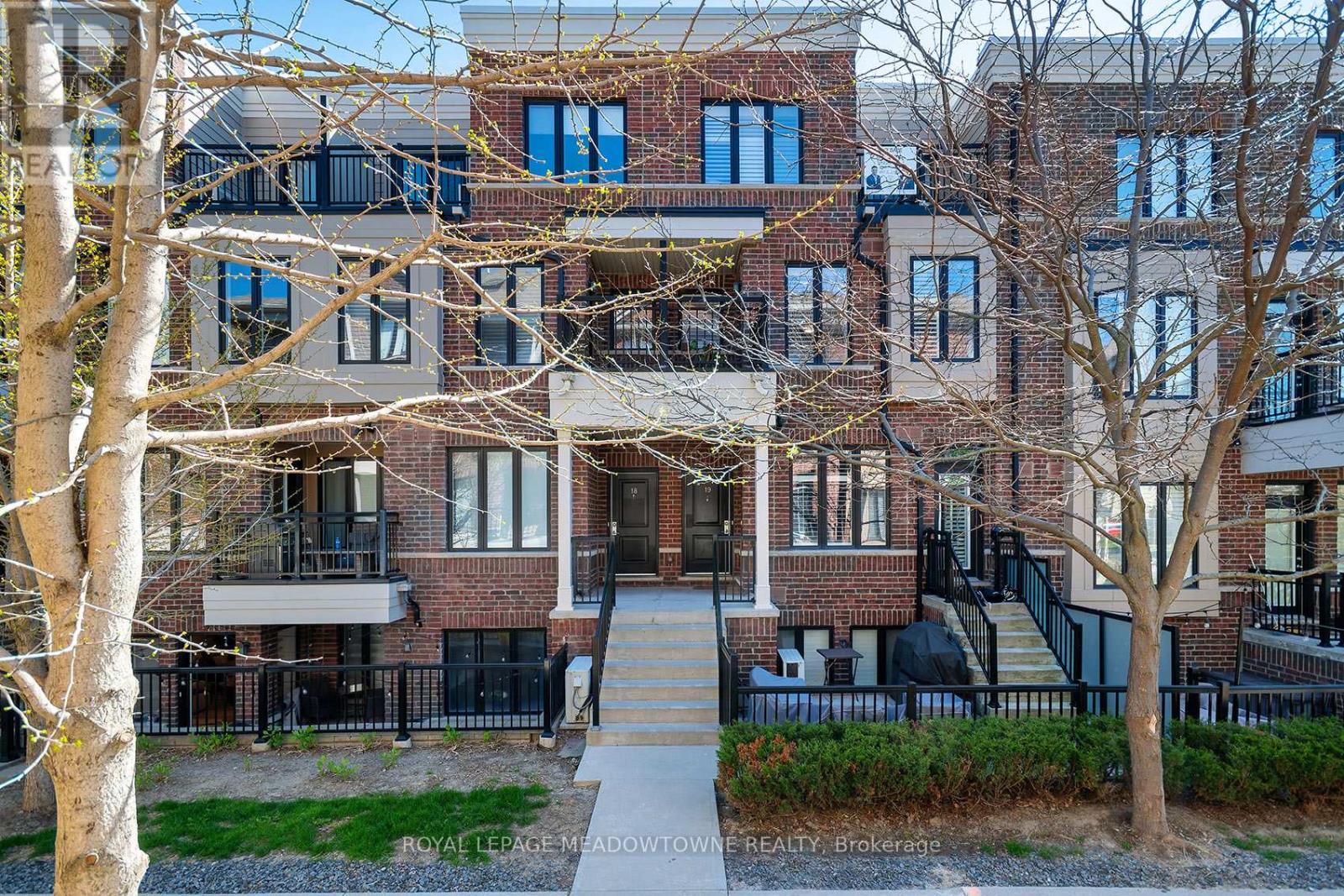 #19 10 CARNATION AVENUE - 2