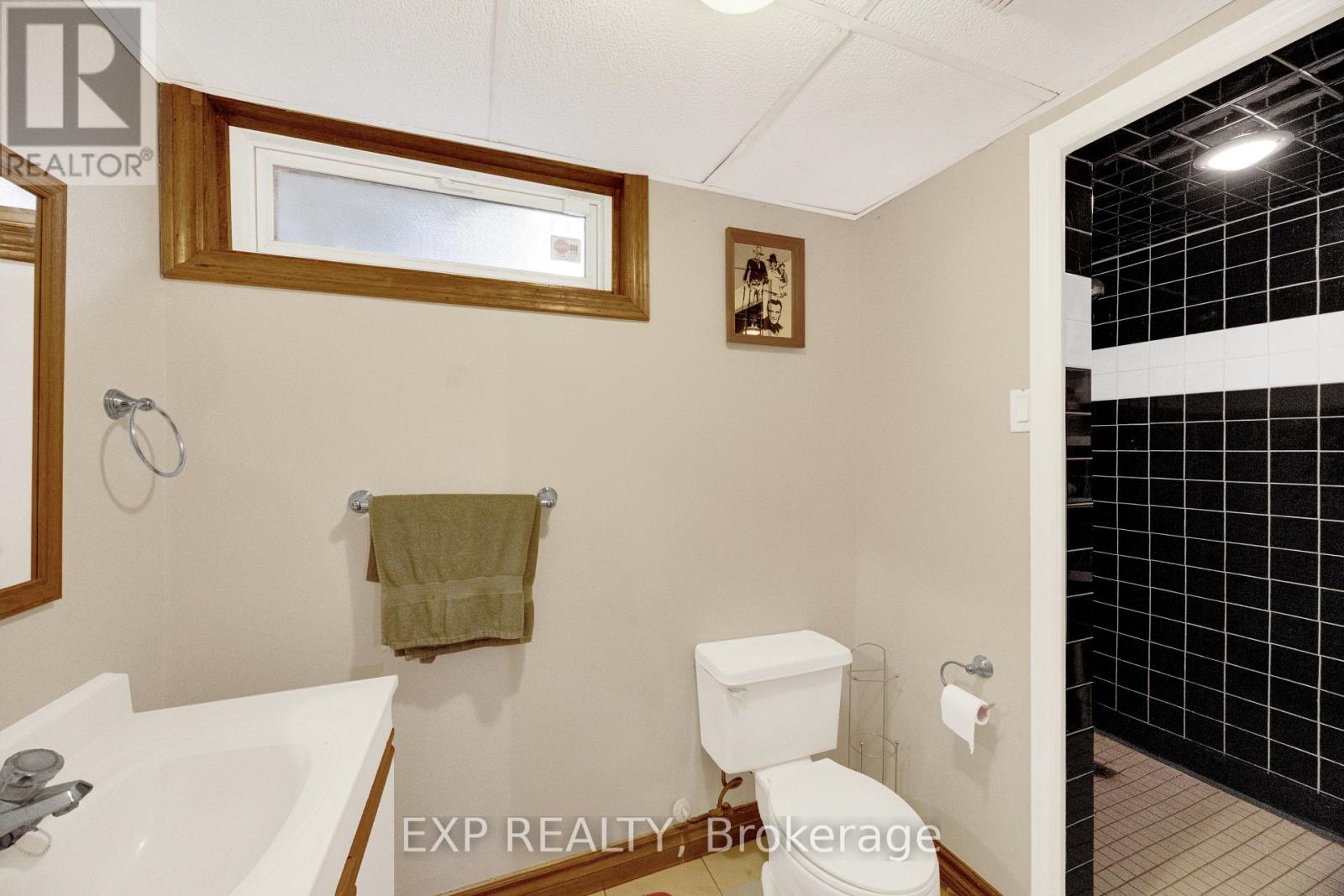 1251 JALNA BOULEVARD - Image 31