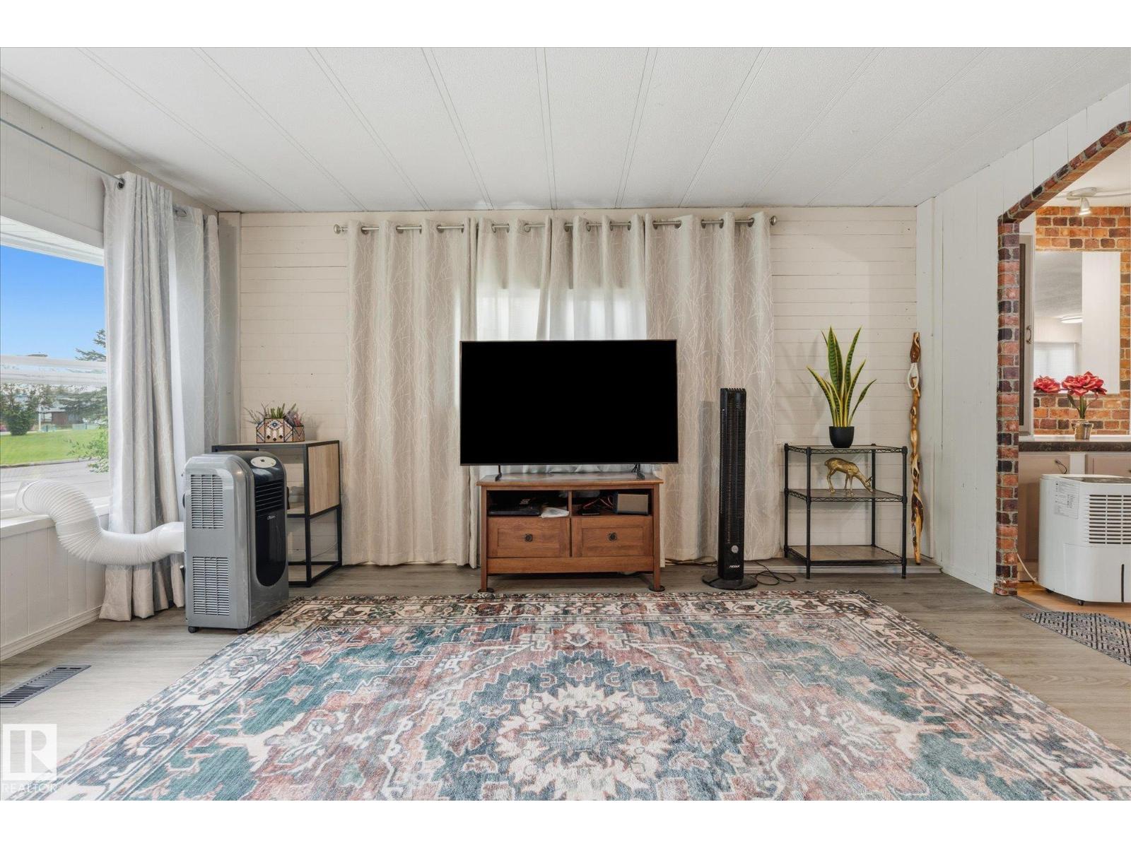 49 53222 range road 272 - 18
