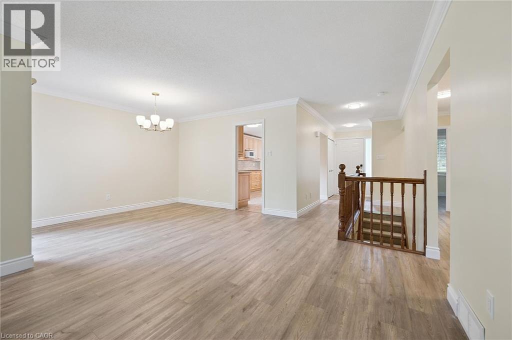 #4 311 GEORGE Street N - 13