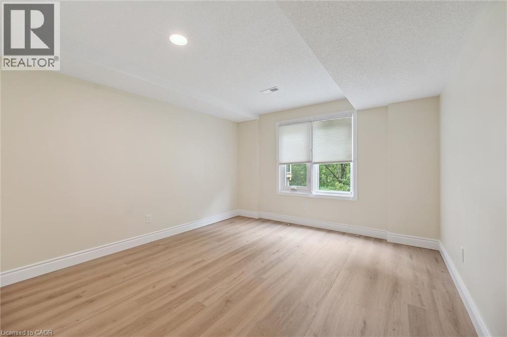 #4 311 GEORGE Street N - 29