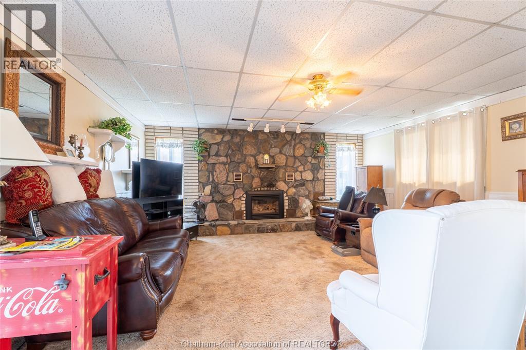 16 ARTHUR DRIVE - 12