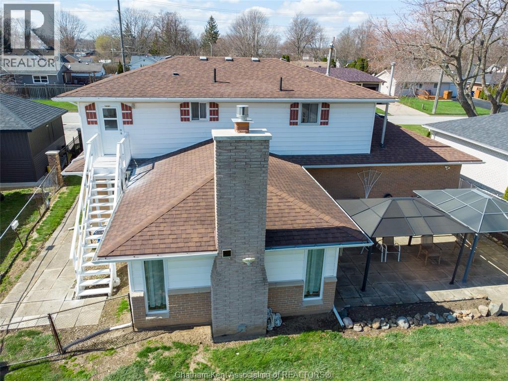 16 ARTHUR DRIVE - 3