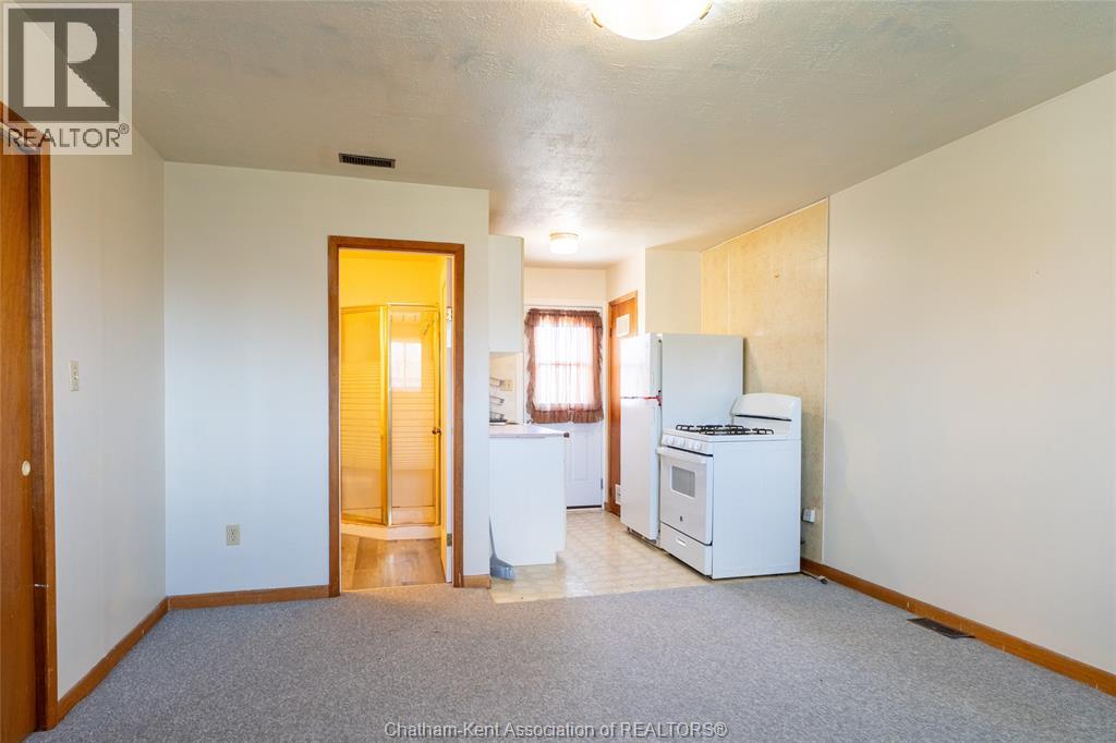 16 ARTHUR DRIVE - 30