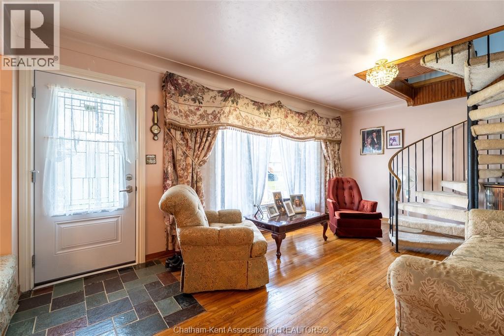 16 ARTHUR DRIVE - 5