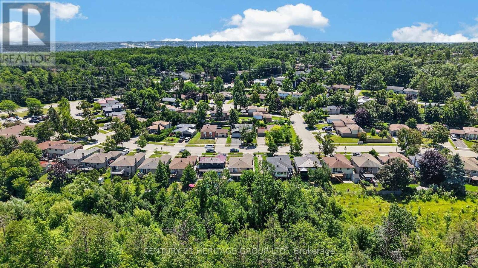 226 LILLIAN CRESCENT - 33