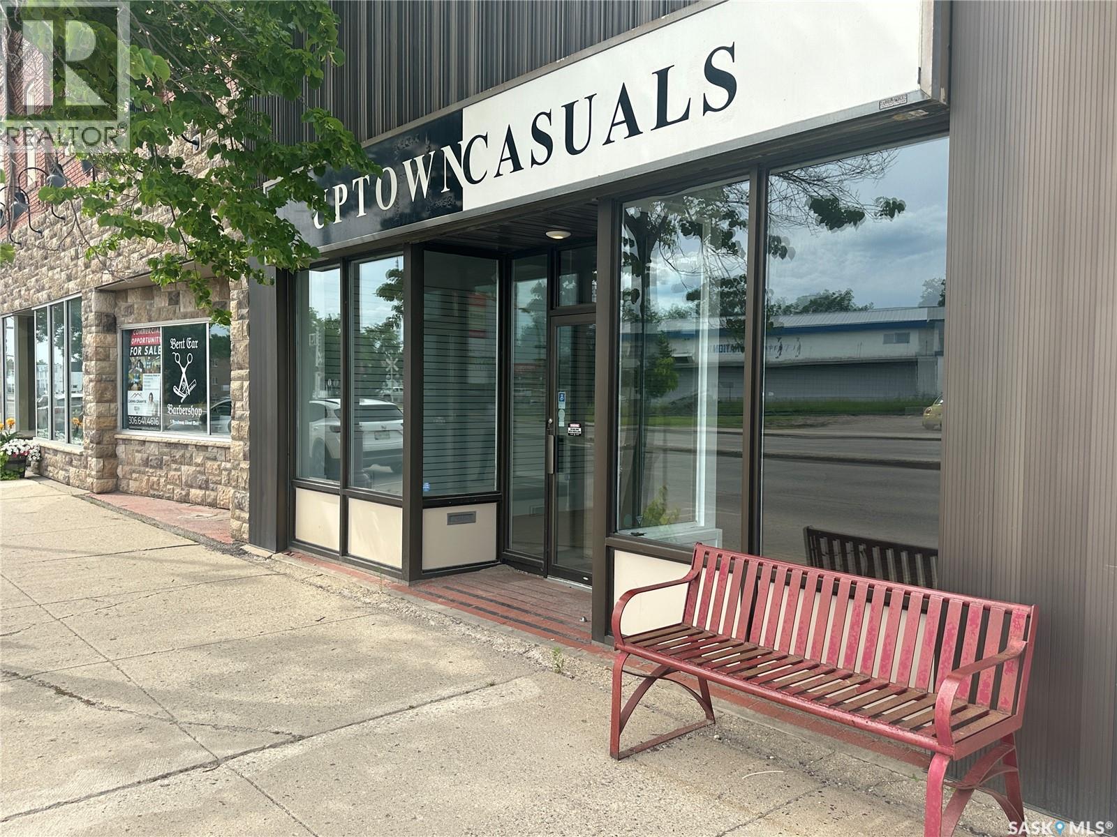 3 Broadway STREET W