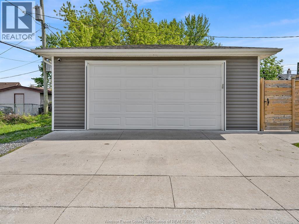 702 LESPERANCE ROAD - 5