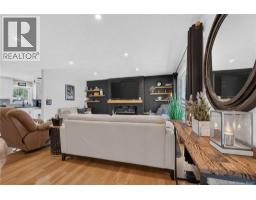 14 Cabot Drive, photo 12