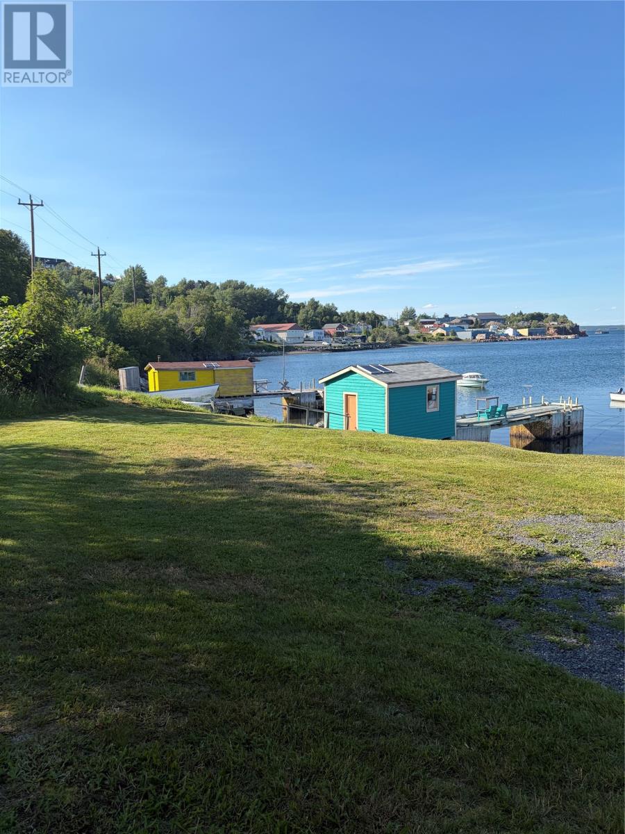 105 Marine Drive, Clarenville, Newfoundland & Labrador, A5A1M6, Clarenville, Newfoundland & Labrador — photo 4 of 5