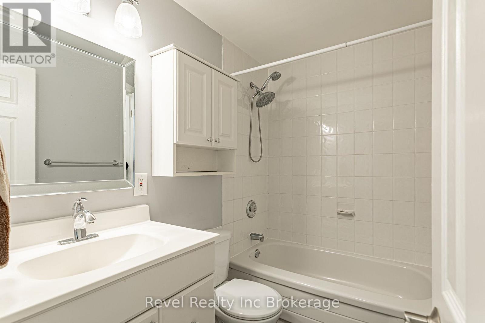 2 bedroom Single Family interior view, 16 Homestead Crescent, Whitehills, London, Ontario