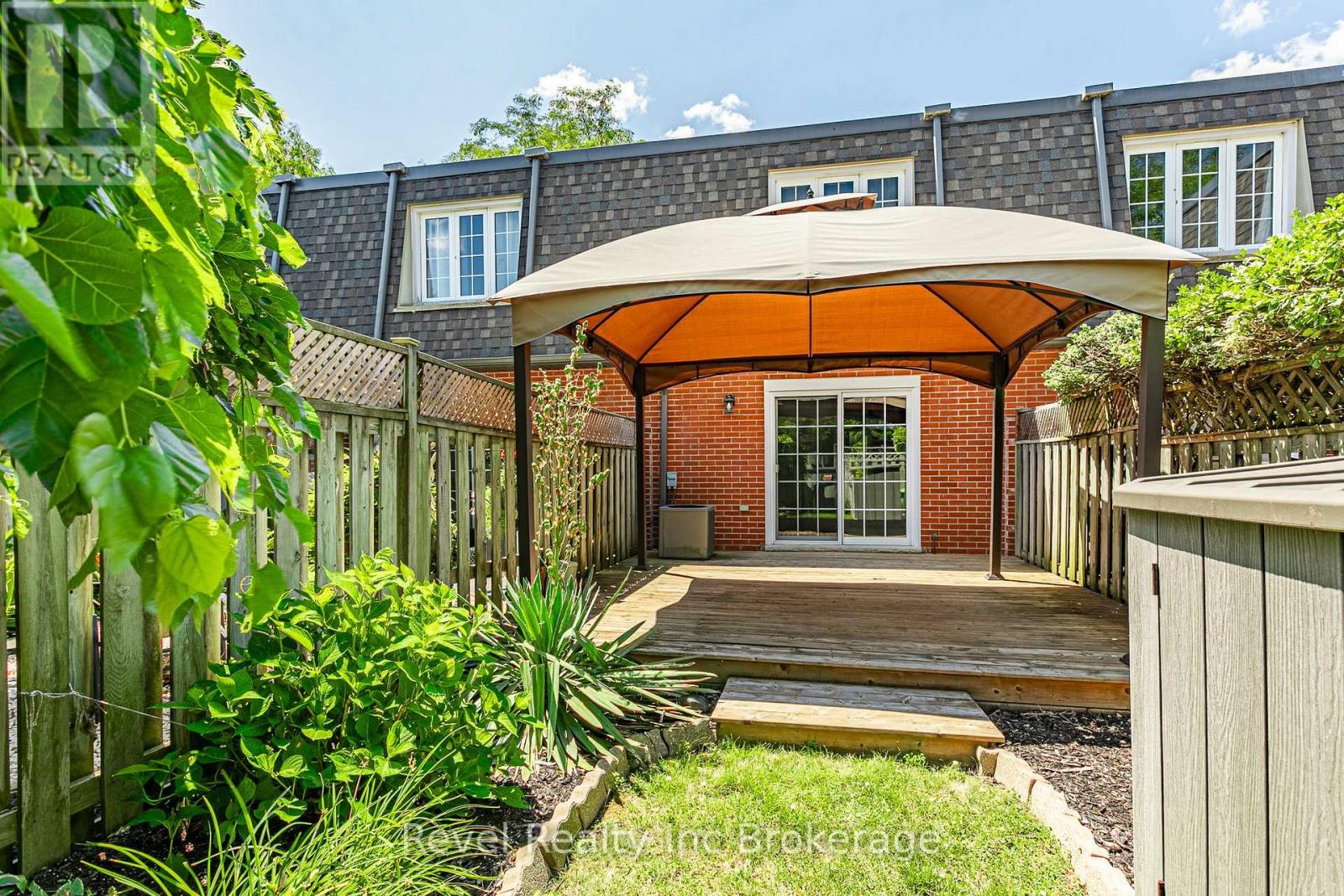 2 bedroom Single Family interior view, 16 Homestead Crescent, Whitehills, London, Ontario