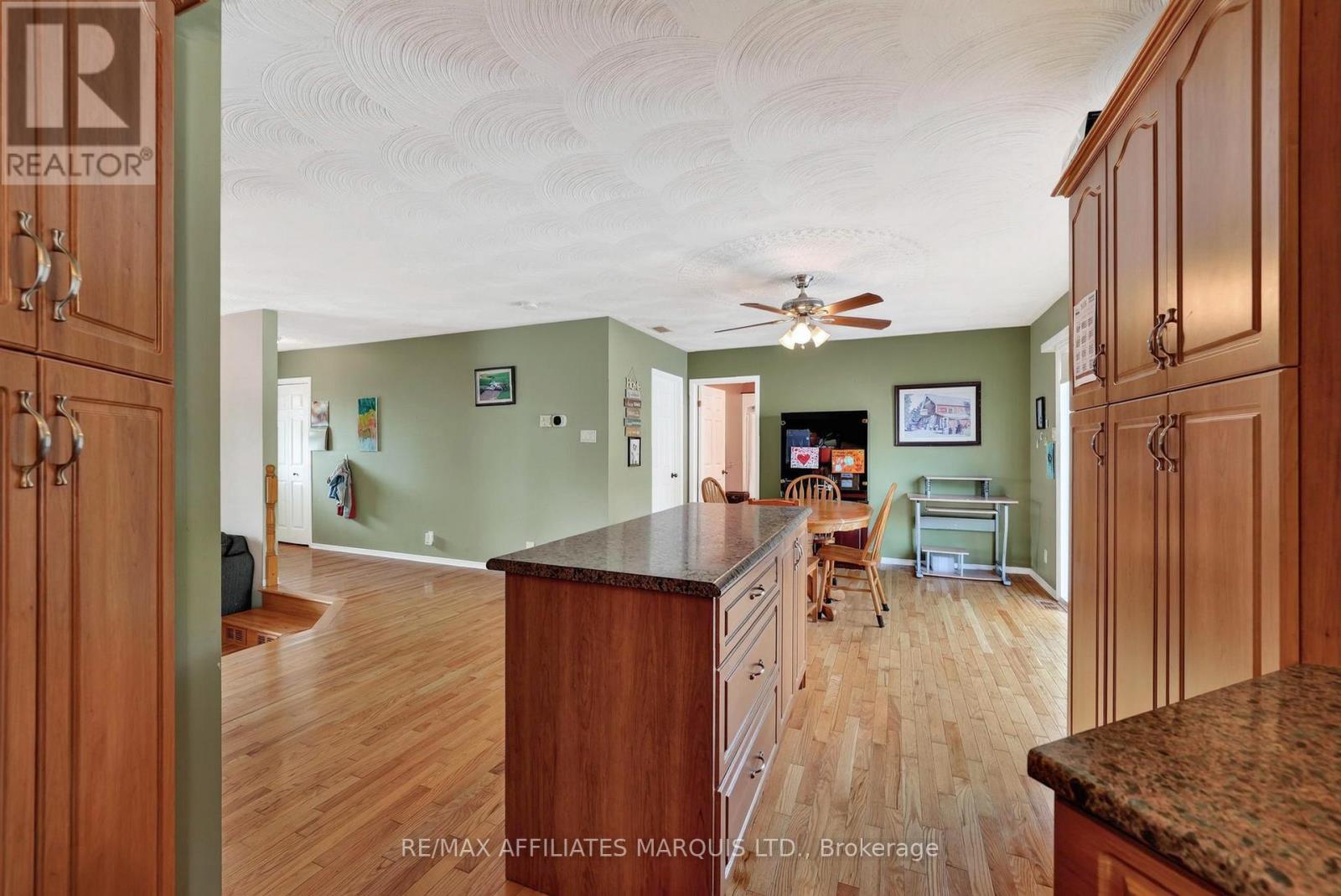 185 DOMINION STREET N - Image 15