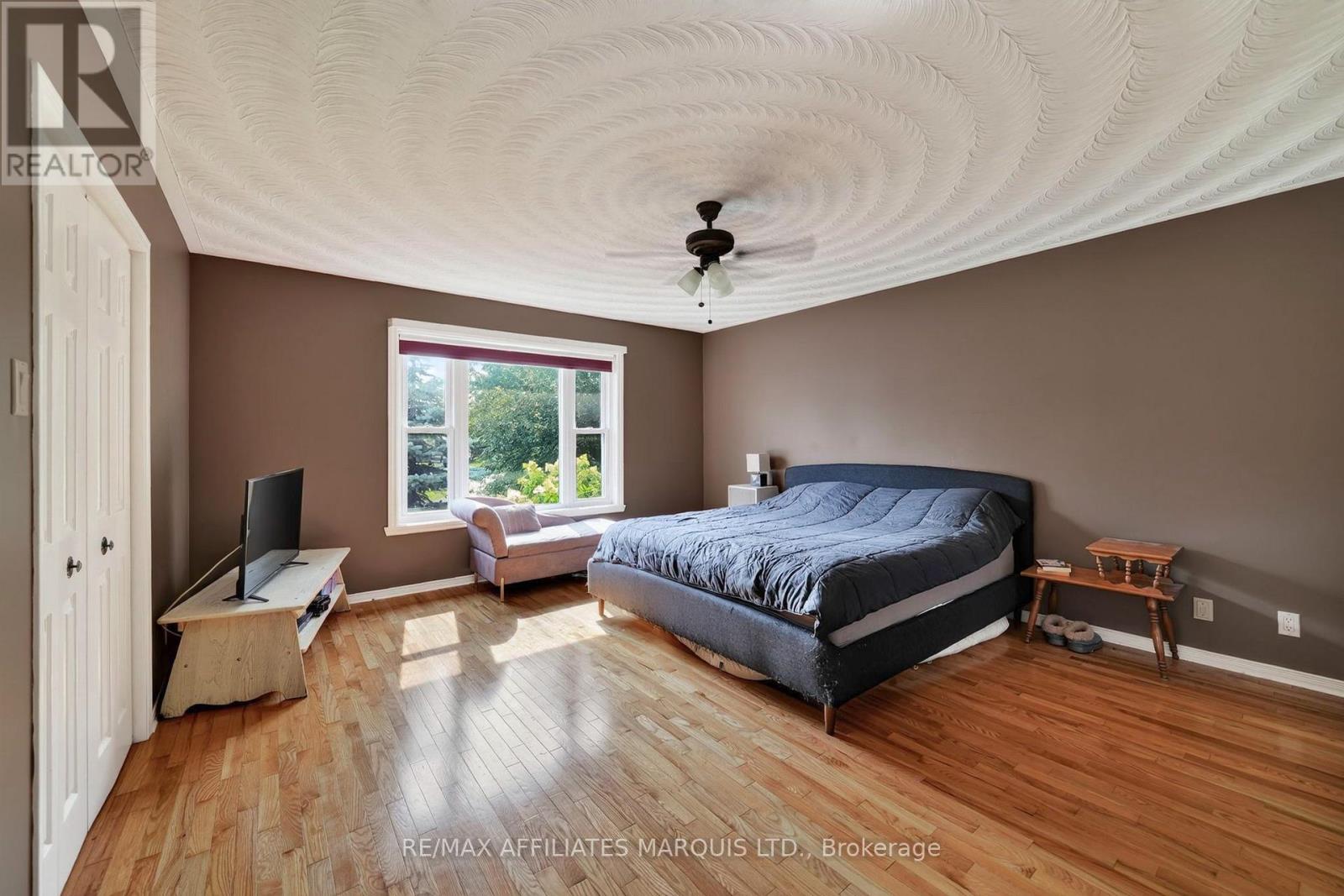 185 DOMINION STREET N - Image 16
