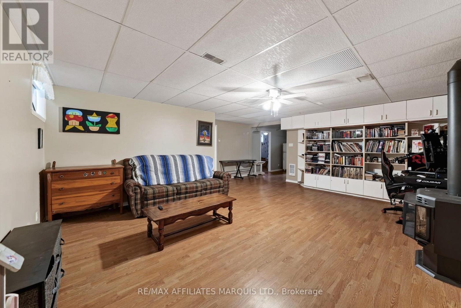 185 DOMINION STREET N - Image 24