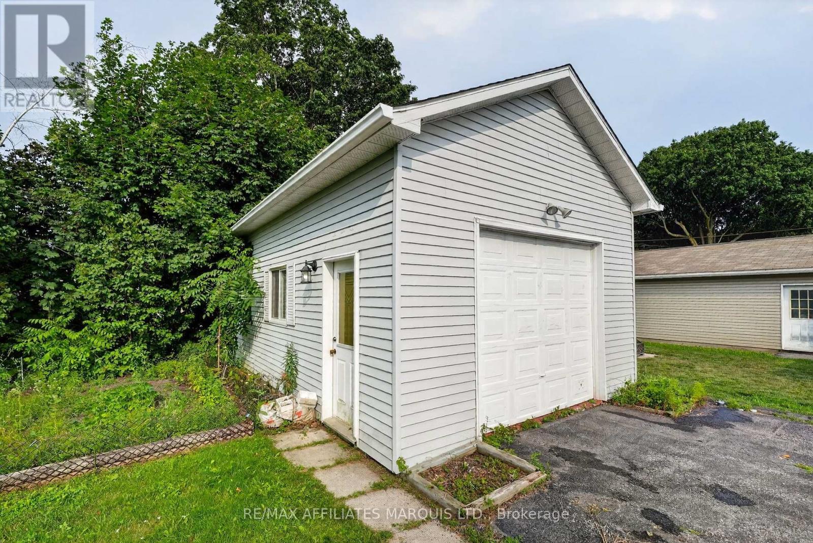 185 DOMINION STREET N - Image 33