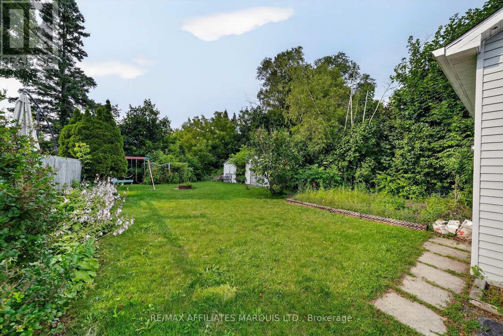 185 DOMINION STREET N - Image 34